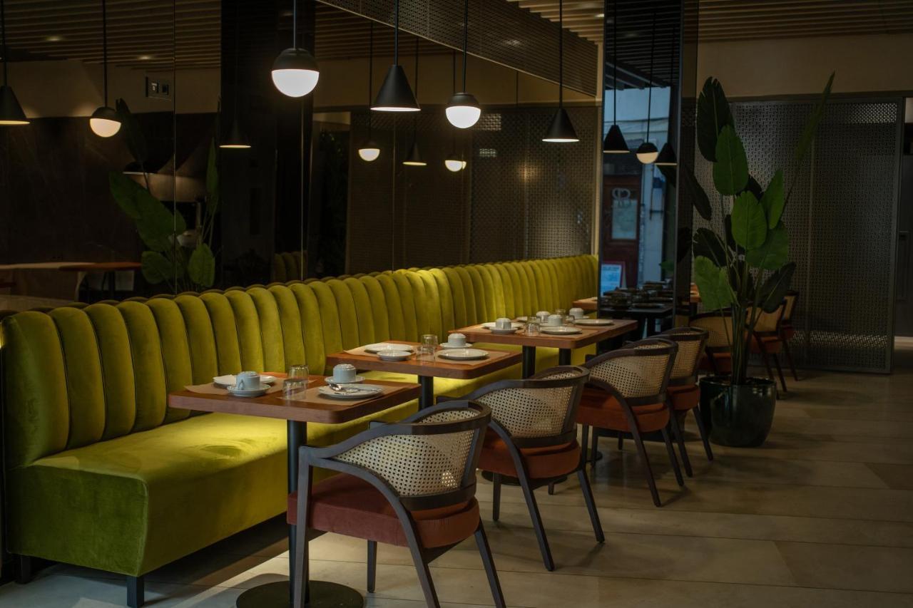 Отель Soho Boutique Catedral Севилья Экстерьер фото
